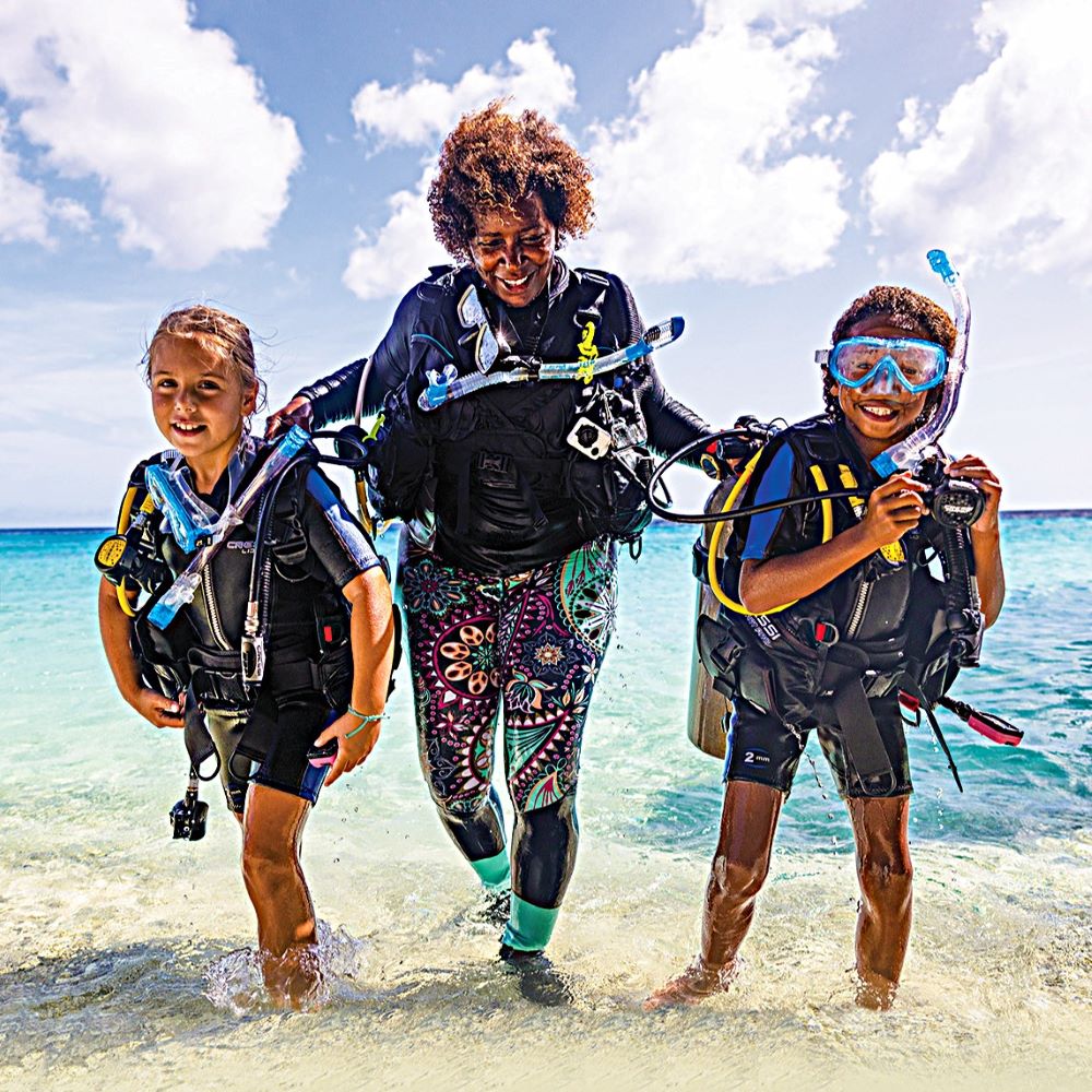 Scuba class with relaxed pool environment