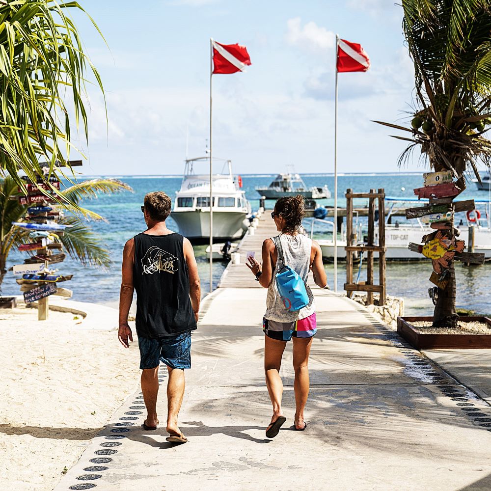 Underwater beginner scuba class